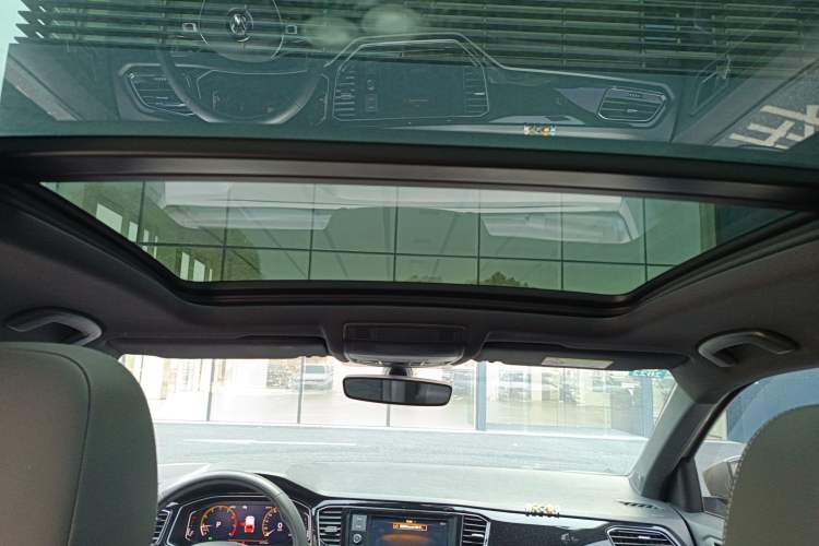 Used Volkswagen T-ROC 2020 280TSI DSG Two-Wheel-Drive Luxury Version Headliner