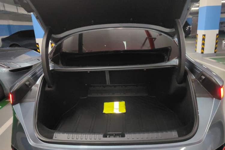 Used Lynk & Co 07 2024 EM-P 126 Long-Range Ultra
