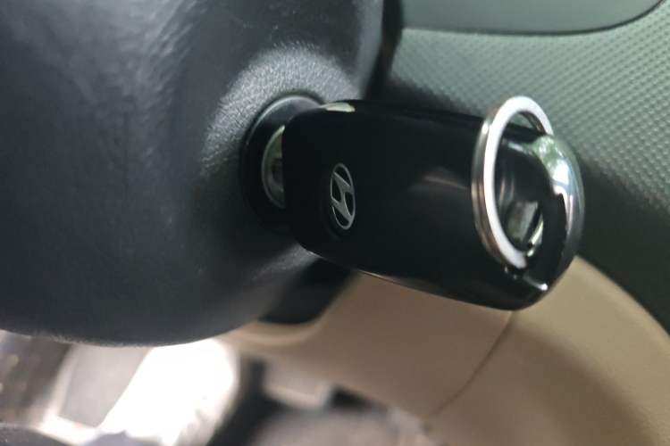 Used Hyundai Verna (older generation) 2014 1.4L Automatic Smart GLS Vehicle Key