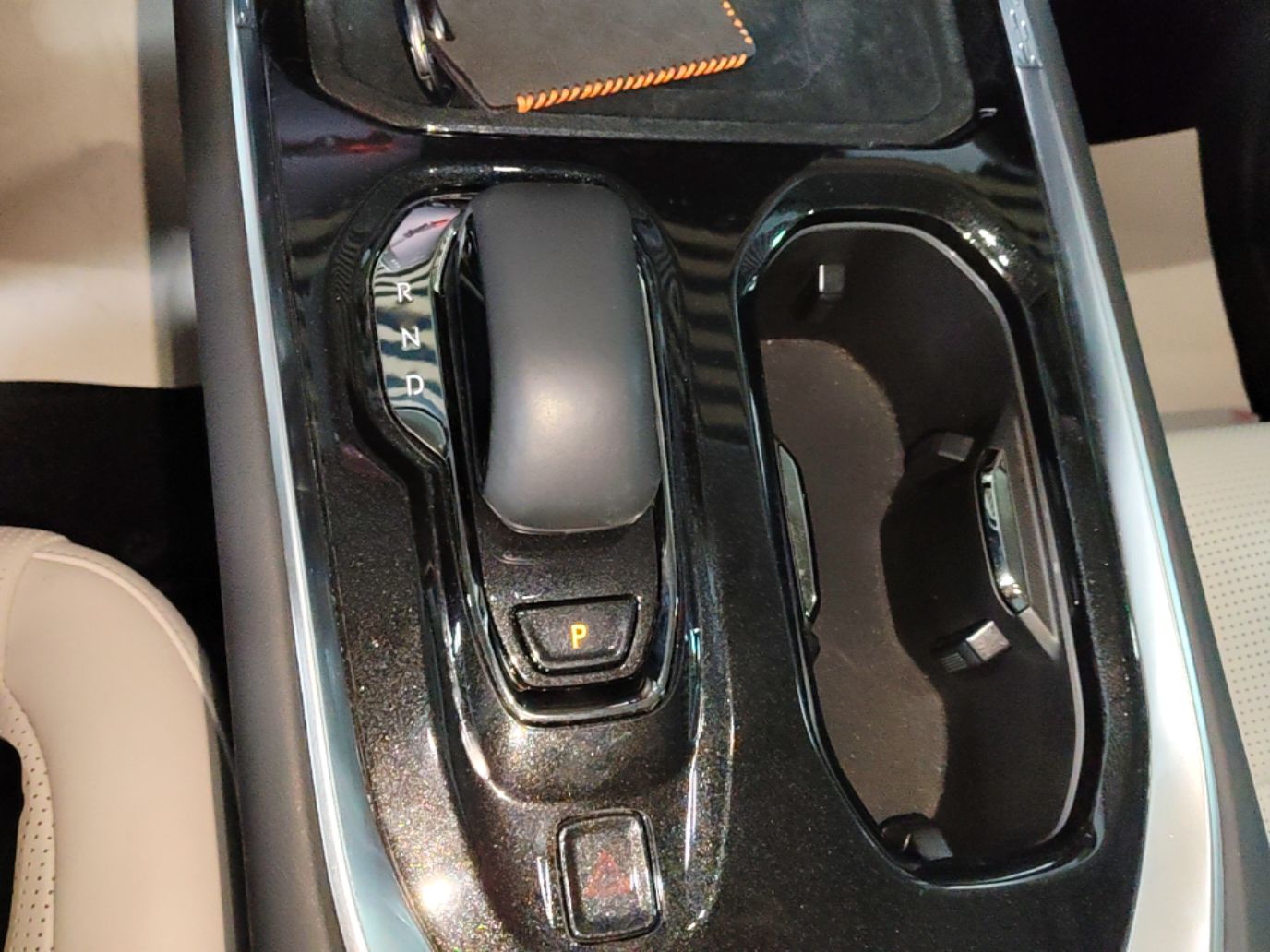 Zeekr 009 2024 GAC Trumpchi — снимка 16