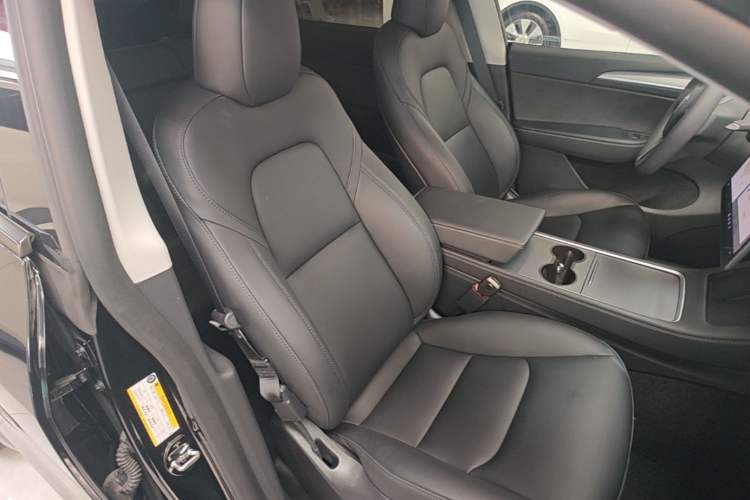 Used Tesla Model Y 2023 Rear-Wheel-Drive Version