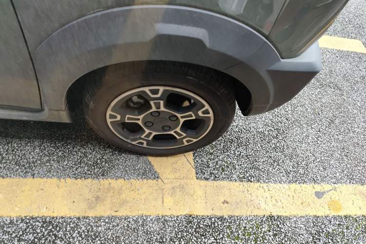 Used Geely Galaxy Panda 2025 210km Panda Rider Right Front Wheel Hub