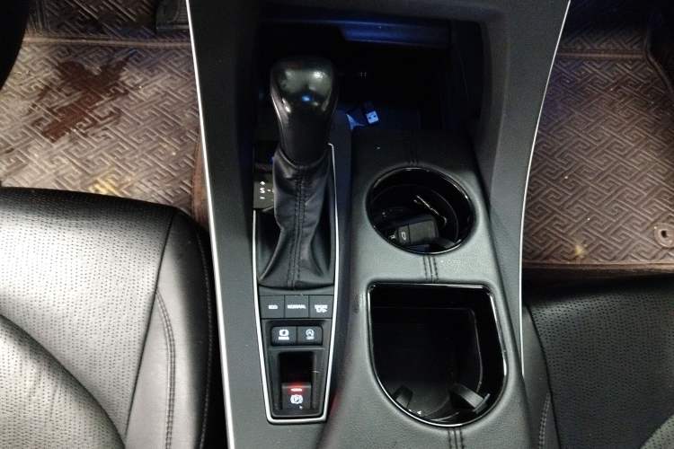 Used Toyota Avalon 2021 2.5L Luxury Edition Gear Lever