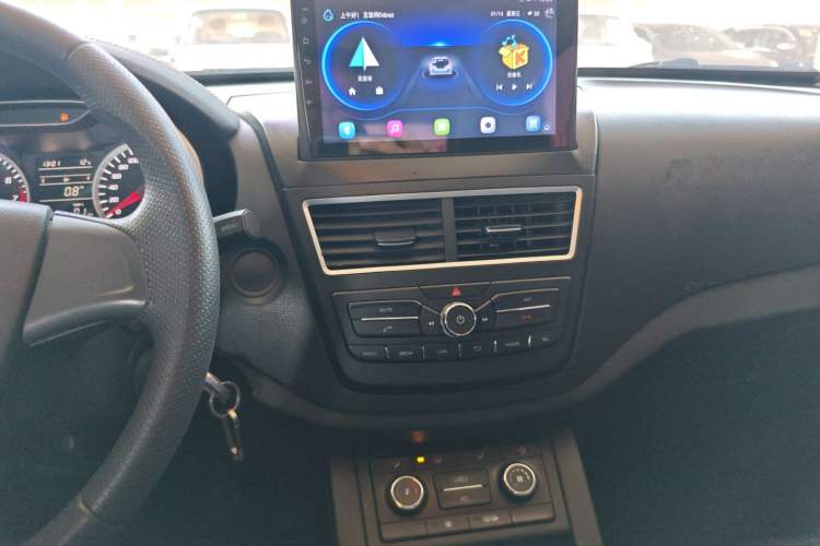 Used Bestune X40 2017 1.6L manual Comfort trim level