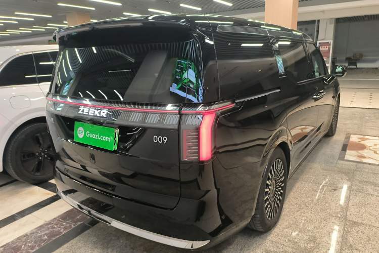 Used Zeekr 009 2024 7-Seater Walk-Through Version Four-Wheel Drive 108 kWh
