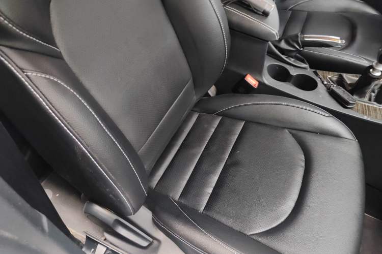 Used Zotye T600 2016 1.5T Manual Luxury Model Right Front Seat