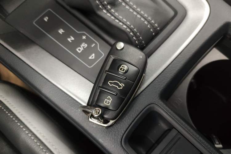 Used Audi Q3 2023 35 TFSI Fashion Dynamic Model (1.4T) Vehicle Key