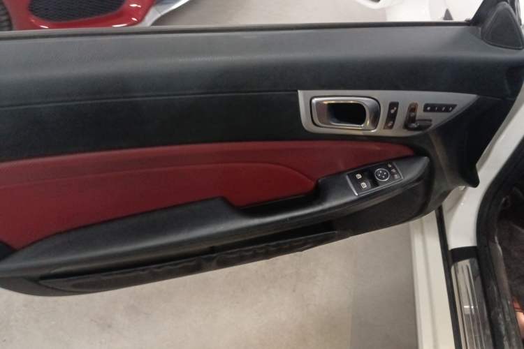 Used Mercedes-Benz SLK-Class 2011 SLK 200 Fashion Model