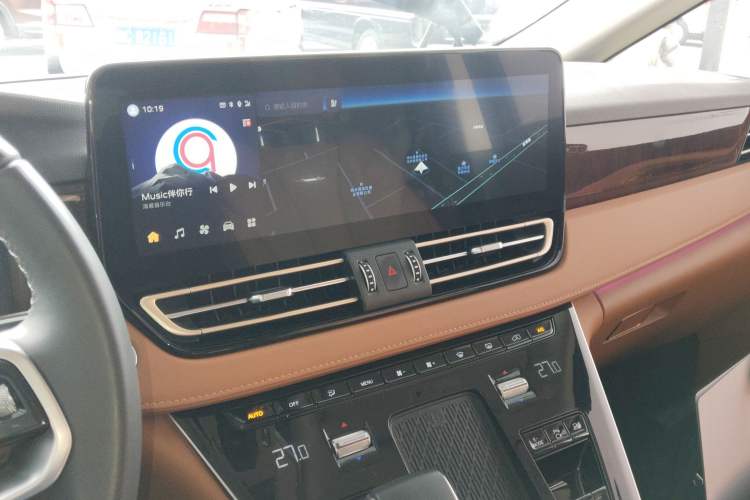 Used Hongqi HQ9 PHEV 2024 2.0T Four-Wheel Drive Luxury Edition Audio And AC Panel