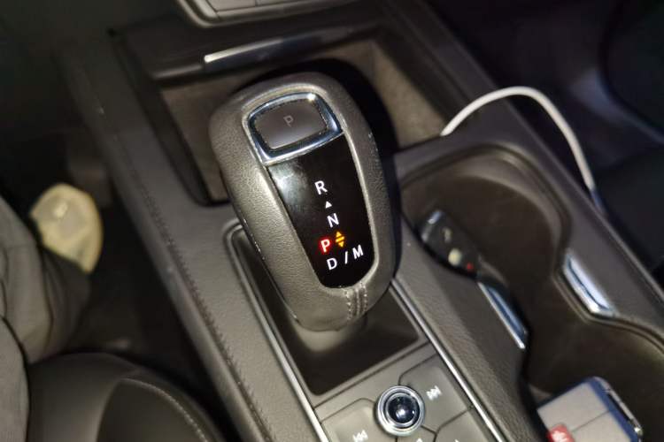 Used Cadillac XT4 2018 28T Two-Wheel Drive Leading Version