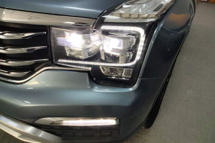 Used GAC Trumpchi GS8 2017 320T Two-Wheel Drive Luxury Smart Connectivity Version (7 Seats)
