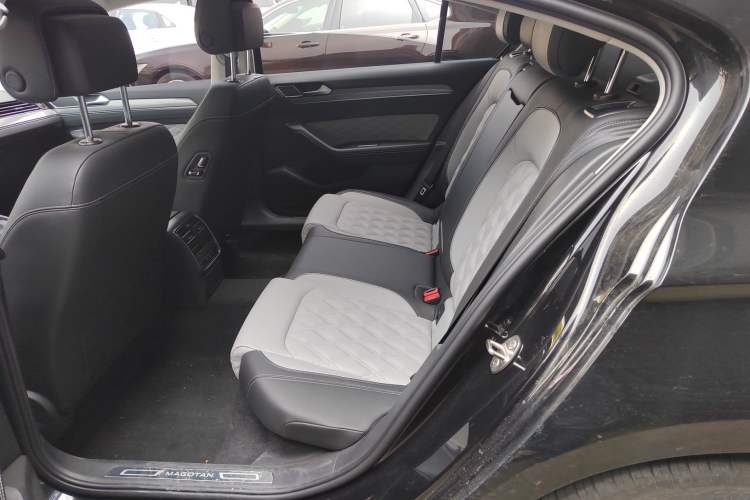Used Volkswagen Magotan 2023 2 Million Units Limited Edition 330TSI DSG Leading Version Left Rear Seat