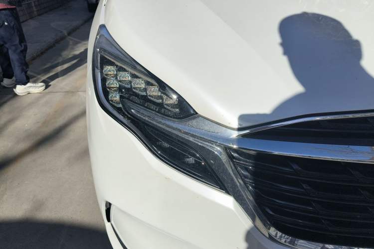 Used Buick GL8 2020 ES Land Cruiser 653T Comfort Edition Right Front Headlight