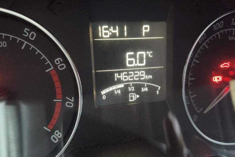 Used Skoda Rapid Spaceback 2014 1.4 TSI DSG Trend Edition
