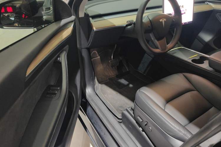 Used Tesla Model Y 2022 Revised Version Rear-Wheel Drive Driver Seat