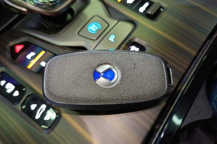 Used Denza D9 2024 DM-i 980 Four-Wheel Drive Prestige Model Vehicle Key