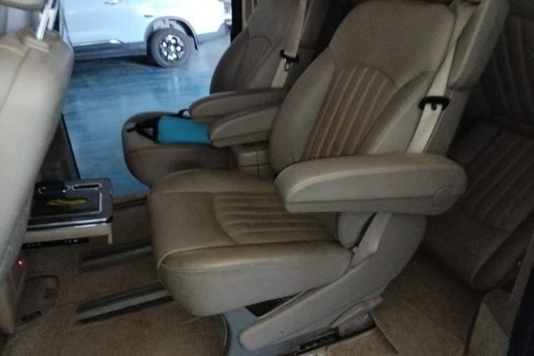 Used Mercedes-Benz Viano 2013 3.0L Navigator Edition
