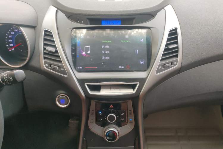 Used Hyundai Elantra (5th Generation / Langdong) 2015 1.6L Automatic Leading Model Audio And AC Panel