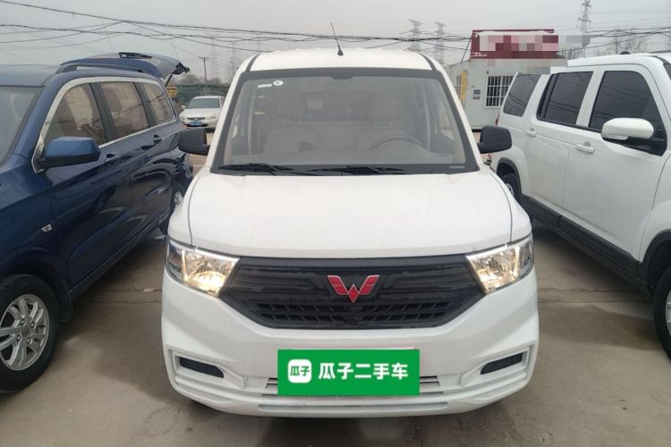 Used Wuling Hongguang V 2022 1.5L Jingqu Edition Enclosed-Window Vehicle with Hydraulic Power Steering LAR