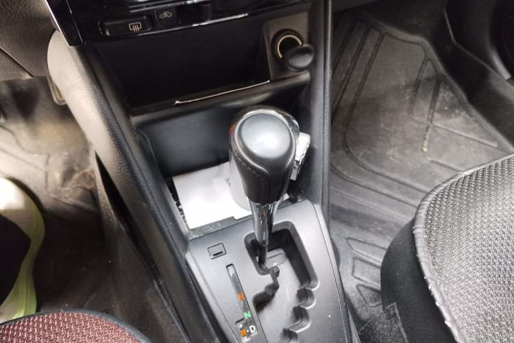 Used Toyota Vios 2022 1.5L CVT Active Drive CARE Edition Gear Lever