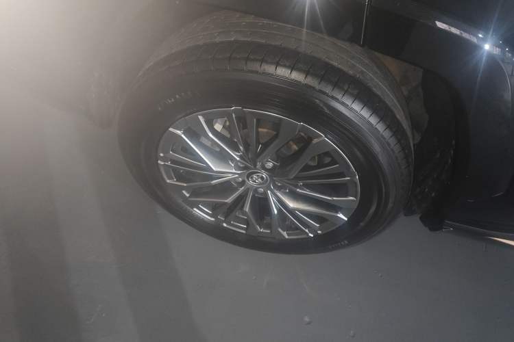 Used Toyota Wildlander 2024 2.0L CVT Two-Wheel Drive Luxury PLUS Edition
