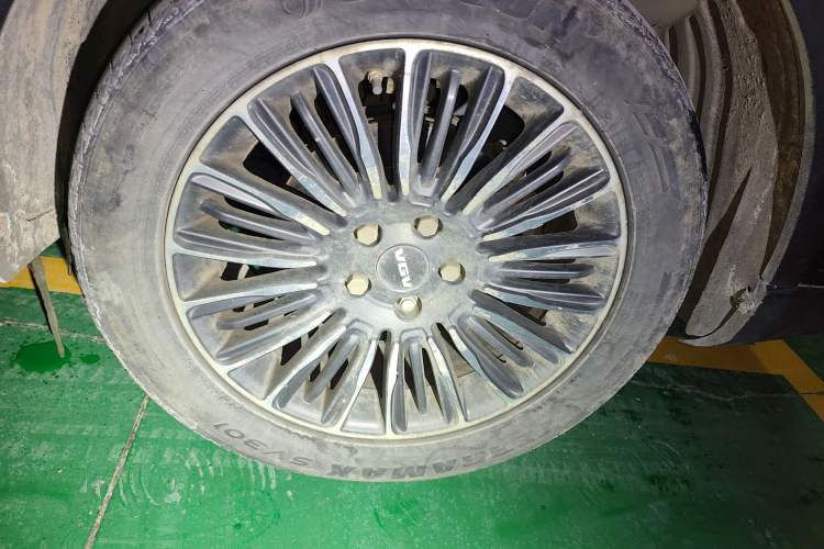 Used Sinotruk VGV U70 2020 1.5T Automatic Smart Enjoyment Elite Version 7 Seats Right Front Wheel Hub