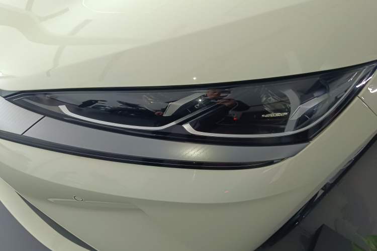 Used BYD Qin L 2025 EV 545KM Beyond Version Left Front Headlight