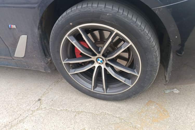 Used BMW 5 Series 2022 Restyled 525Li M Sport Package Right Front Wheel Hub