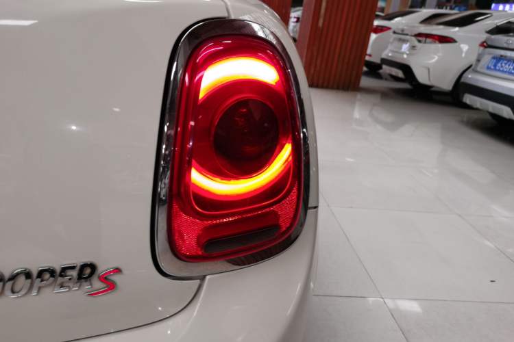 Used MINI 2015 2.0T COOPER S Five-Door Edition
