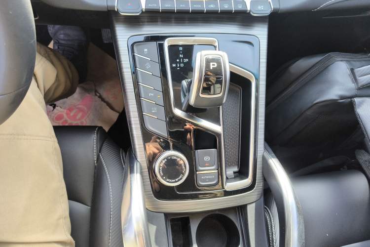 Used Geely Auto Emgrand X7 Sport 2020 1.8TD DCT ZhiZun PRO Gear Lever