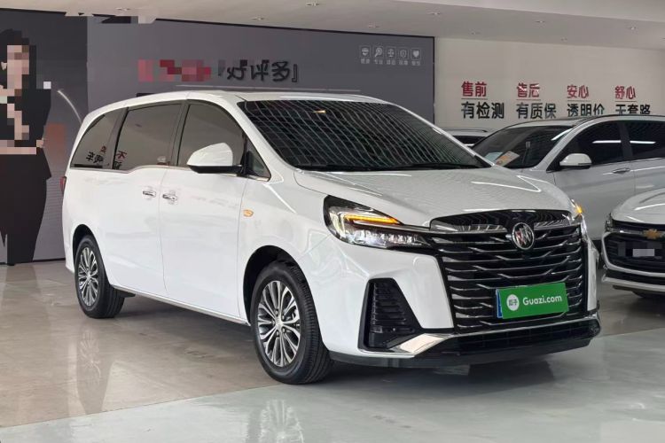 Used Buick GL8 2023 Facelifted Land Cruiser Executive Luxury Version Front Right 45 Deg