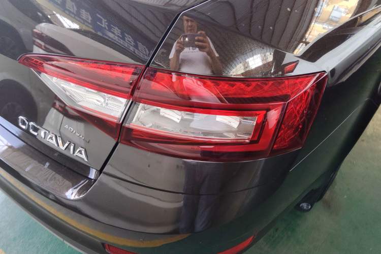 Used Skoda Octavia 2018 1.6L Automatic Luxury Edition
