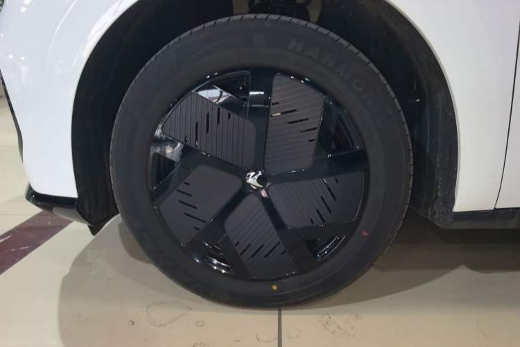 Used ARCFOX T1 2025 Model 320 PRO Left Front Wheel Hub