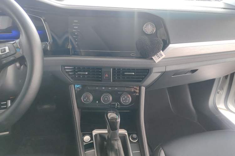 Used Volkswagen Sagitar 2021 200TSI DSG Comfort Connect Edition Audio And AC Panel