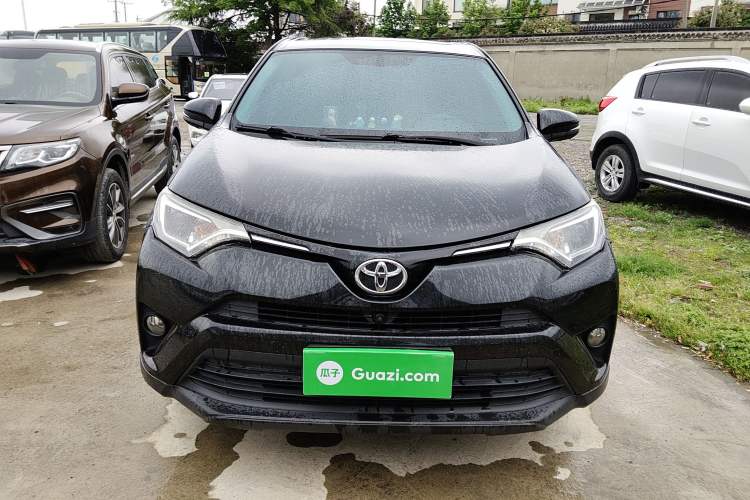 Used Toyota RAV4 2016 2.0L CVT Two-Wheel Drive Fashion Edition China V Standard Front