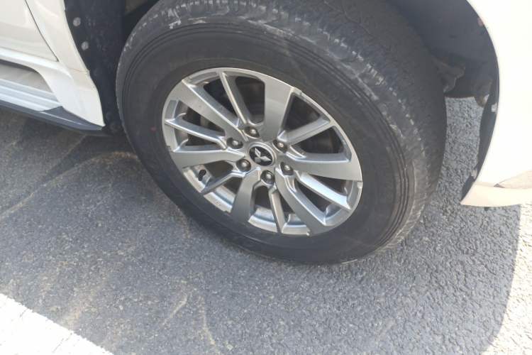 Used Mitsubishi Pajero  Right Front Wheel Hub