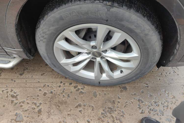 Used Audi Q7 2016 45 TFSI Technology Edition Right Front Wheel Hub