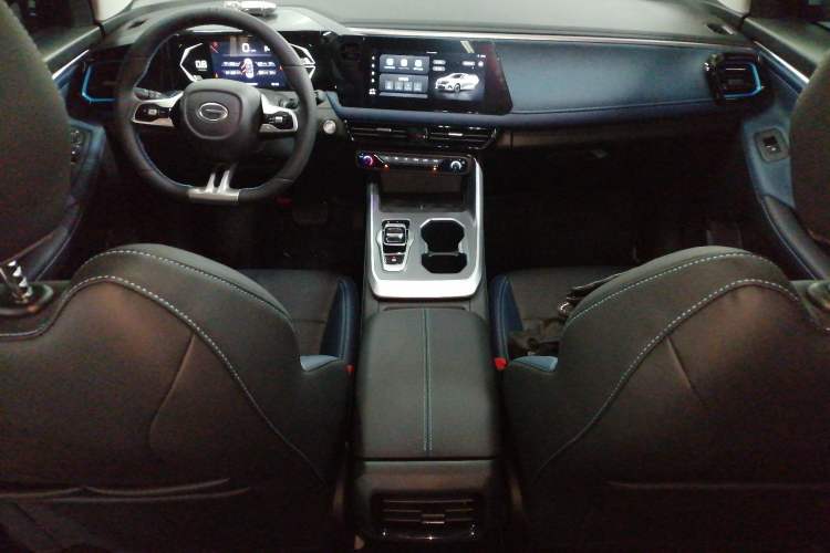 Used GAC Trumpchi GS3 2025 Shadow Speed 270T Enjoyment Edition Soaring to New Heights Center Console