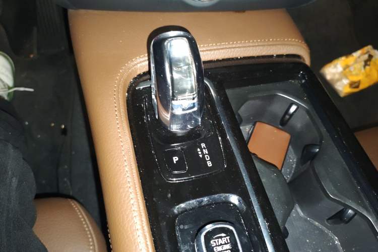 Used Volvo S90 New Energy 2019 T8 E-Drive Hybrid Intelligent Luxury Version China V Standard Gear Lever