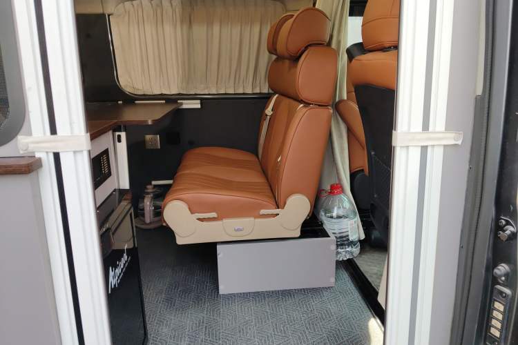 Used Sinotruk Pioneer V 2025 Multi-Function PRO Edition 2.0T Automatic Mid-Roof Mid-Height
