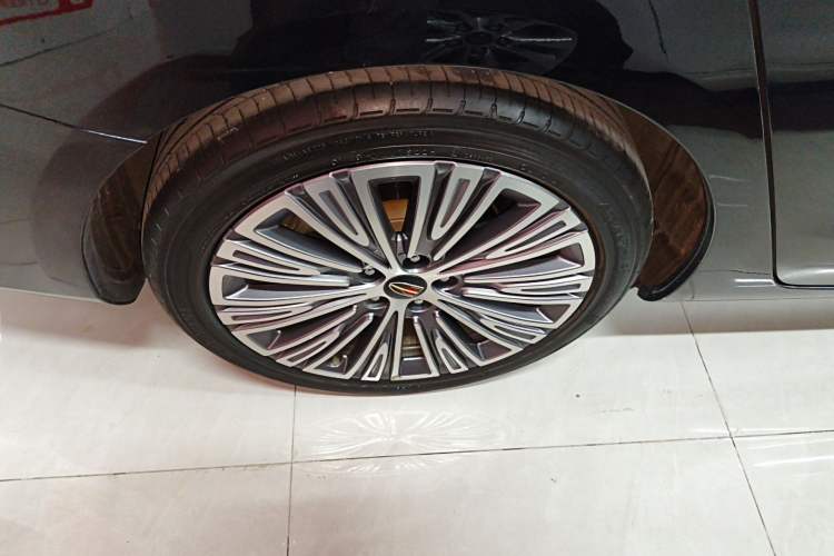 Used Hongqi H5 2022 Classic Model Facelift 1.5T DCT Qiyun Edition Right Rear Wheel Hub