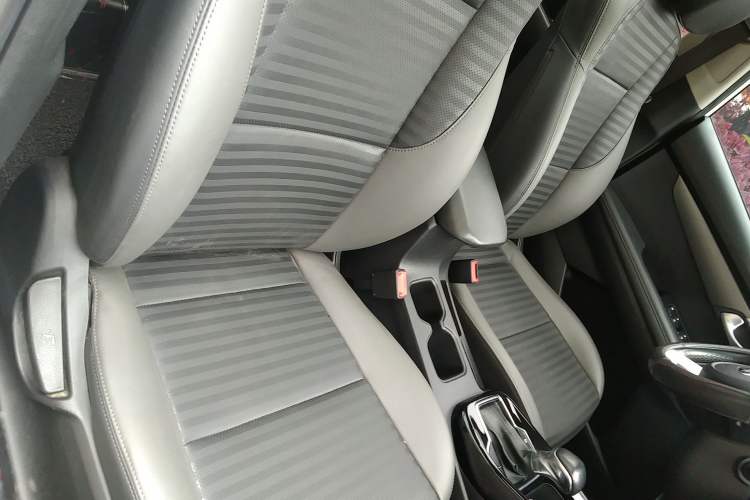 Used Kia Sportage R 2018 2.0L Automatic Smart Luxury Version China V Standard Right Front Seat