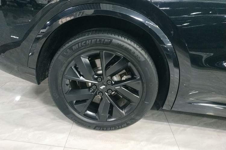 Used Li Auto L8 2023 Pro Model
