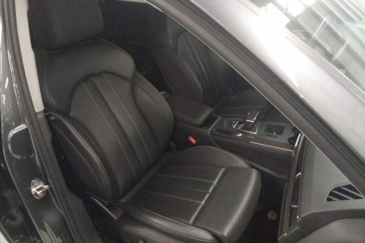 Used Audi A4L 2022 40 TFSI Luxury Dynamic Model
