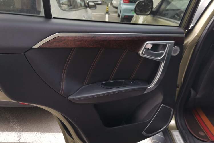 Used Geely Auto GX9 2014 2.4L Automatic Two-Wheel Drive Luxury Version