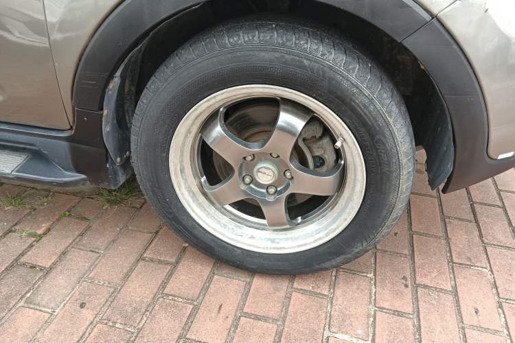 Used Kia Sportage R 2011 2.0L Automatic Two-Wheel Drive GL Right Front Wheel Hub
