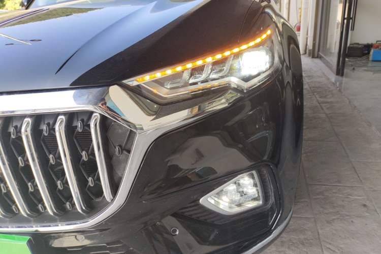 Used Hongqi HS5 2022 Facelifted Version 2.0T Smart Connect Flagship All-Wheel-Drive Edition
