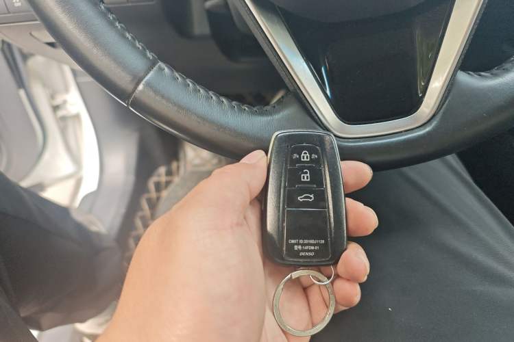 Used Toyota Camry 2019 2.5G Luxury Edition China V Standard Vehicle Key