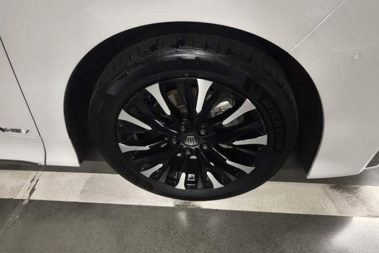 Used Toyota Vellfire 2024 Crown Dual-Engine 2.5L Ultimate Edition