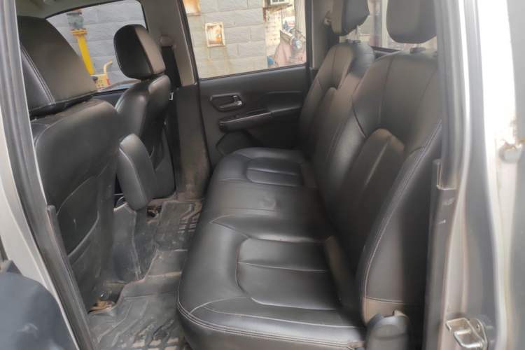 Used Great Wall Wingle 5 2017 2.0T European Version Diesel Two-Wheel Drive Advanced Large Double-Cab GW4D20E
